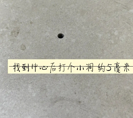 向阳瓷砖空鼓维修公司专业解答在瓷砖铺贴过程中，如果砂料搅拌不均匀，将会带来以下问题